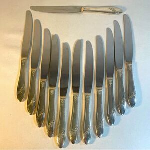 4 knives ~ Oneida Community Tudor Plate Flatware ~ Queen Bess II